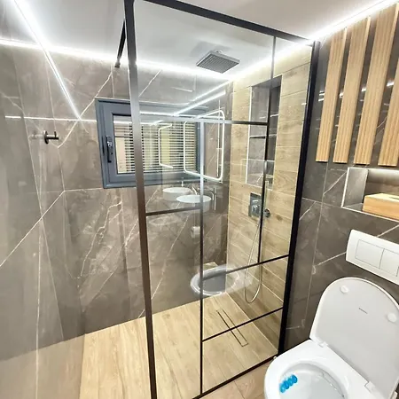 Efesou Large * Nea Efesos