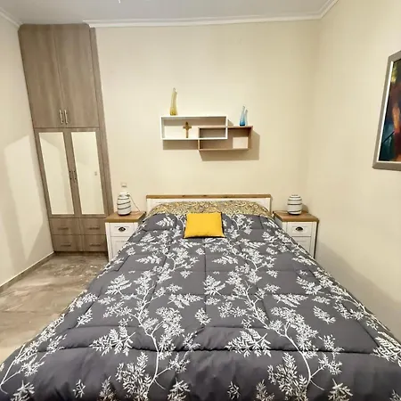 Efesou Large * Nea Efesos