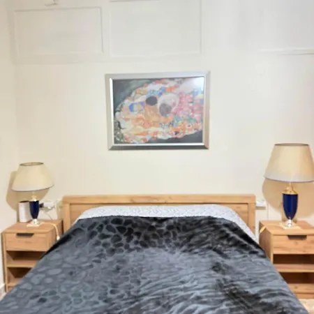 Efesou Large * Nea Efesos