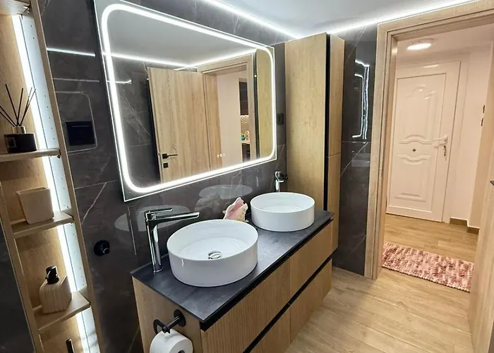 Efesou Large Lejlighed