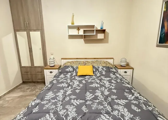 Efesou Large * Nea Efesos