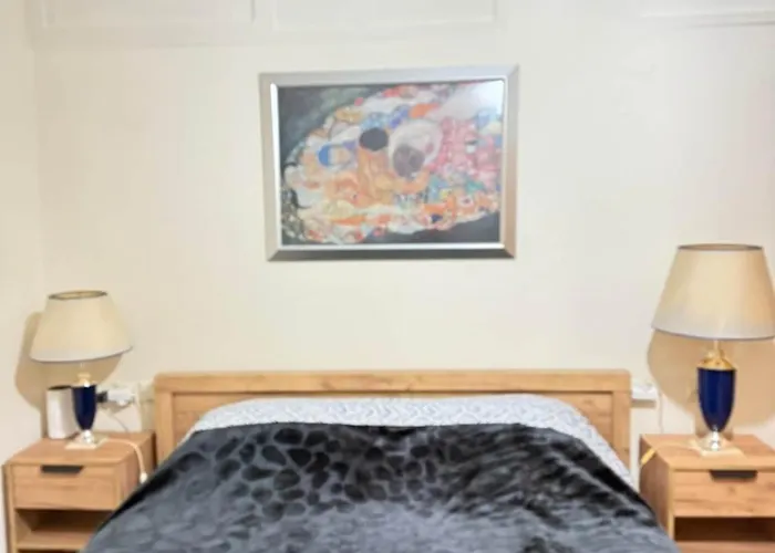 Efesou Large * Nea Efesos